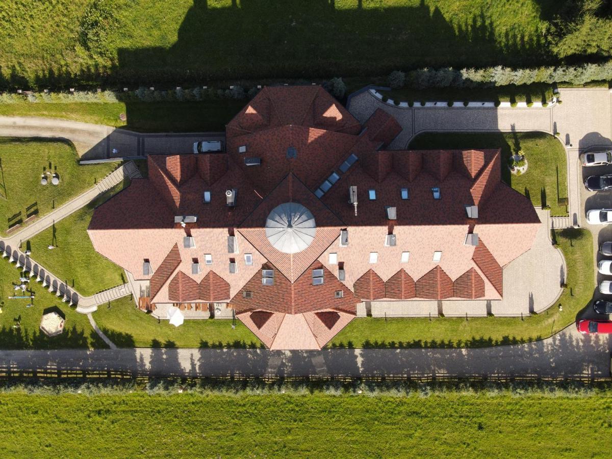 Zajazd Bieszczadzka Ostoja Ustrzyki Dolne Exterior photo