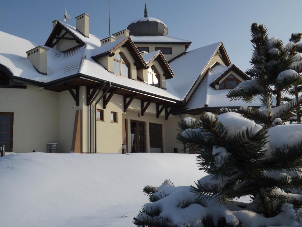 Zajazd Bieszczadzka Ostoja Ustrzyki Dolne Exterior photo